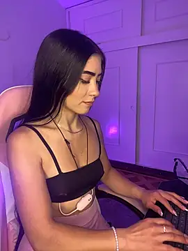 Snapshot of AMBERBUNNY_ chatting on April 15, 2026, 7:58 pm AMBERBUNNY online show from April 15, 2026, 7:58 pm