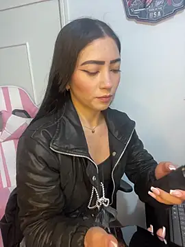 Snapshot of AMBERBUNNY_ chatting on May 2, 2026, 1:16 pm AMBERBUNNY online show from May 2, 2026, 1:16 pm