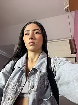 Snapshot of AMBERBUNNY_ chatting on May 20, 2026, 12:33 pm AMBERBUNNY online show from May 20, 2026, 12:33 pm