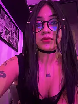 Kattze  online show from May 27, 2026, 11:57 pm