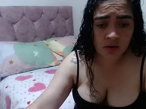 Mabbe07 online show from April 16, 2026, 2:34 am