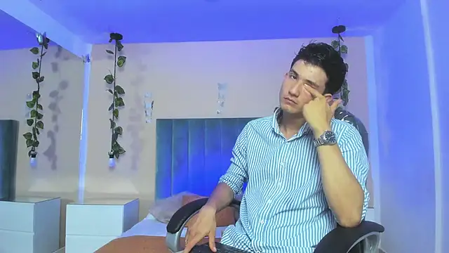 Snapshot of angel_of_sinn chatting on April 15, 2026, 4:30 am angel of sinn online show from April 15, 2026, 4:30 am