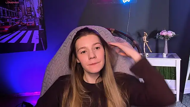 Snapshot of Vanessa___Lui chatting on April 15, 2026, 7:58 pm Vanessa Lui online show from April 15, 2026, 7:58 pm