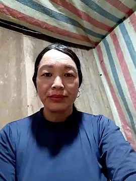 Snapshot of vanlucky2 chatting on April 30, 2026, 11:42 pm vanlucky2 online show from April 30, 2026, 11:42 pm
