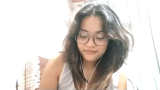 OliviaCarchi online show from April 13, 2026, 10:43 am