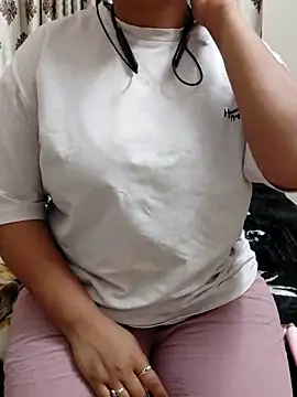 Aysha 69 online show from April 18, 2026, 3:49 pm