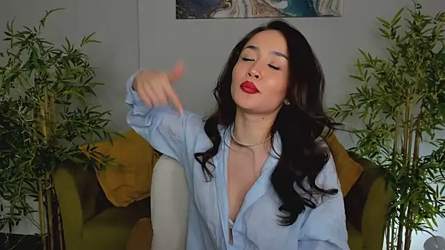 Riddle Lay online show from April 13, 2026, 9:53 pm