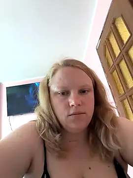 Snapshot of wildaurax chatting on May 8, 2026, 7:36 am wildaurax online show from May 8, 2026, 7:36 am