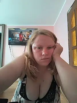 Snapshot of wildaurax chatting on May 25, 2026, 7:14 am wildaurax online show from May 25, 2026, 7:14 am