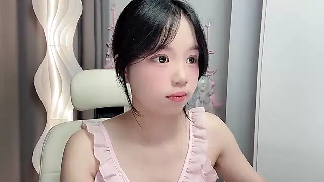 Xiaoqing00 online show from May 23, 2026, 5:23 am
