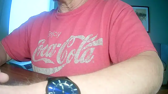 Snapshot of ilundercover chatting on April 8, 2026, 11:32 am ilundercover online show from April 8, 2026, 11:32 am