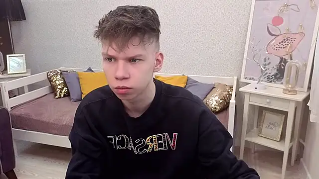 Snapshot of EliotMars chatting on April 13, 2026, 11:05 am EliotMars online show from April 13, 2026, 11:05 am