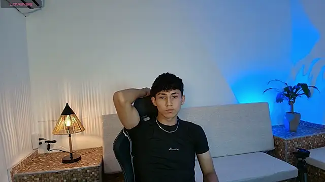 Valentino Rey online show from April 10, 2026, 1:05 pm