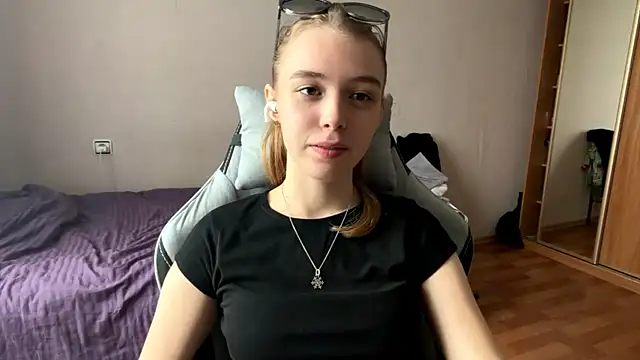 HebrewRiding online show from June 20, 2026, 7:33 am