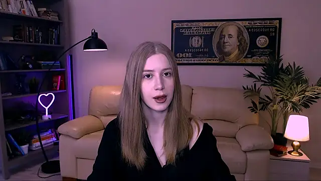 Snapshot of cheeky_chick chatting on May 16, 2026, 1:43 pm cheeky chick online show from May 16, 2026, 1:43 pm