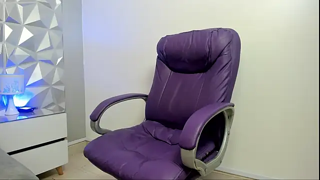 Snapshot of lili-rose1 chatting on May 7, 2026, 1:49 pm lili-rose1 online show from May 7, 2026, 1:49 pm