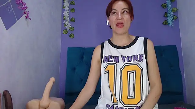 alorena megancm online show from May 13, 2026, 3:26 am