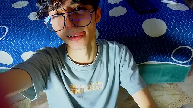 Snapshot of Twink_Sebas7 chatting on April 14, 2026, 12:11 pm Twink Sebas7 online show from April 14, 2026, 12:11 pm