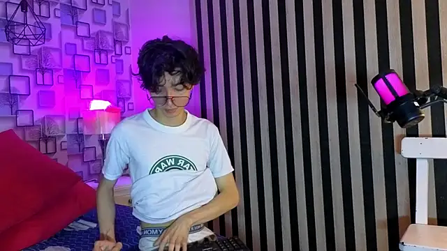 Snapshot of Twink_Sebas7 chatting on April 19, 2026, 12:26 pm Twink Sebas7 online show from April 19, 2026, 12:26 pm