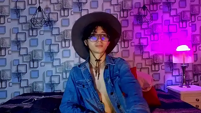 Snapshot of Twink_Sebas7 chatting on May 9, 2026, 12:10 pm Twink Sebas7 online show from May 9, 2026, 12:10 pm