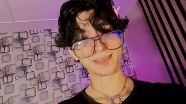 Snapshot of Twink_Sebas7 chatting on May 13, 2026, 12:13 pm Twink Sebas7 online show from May 13, 2026, 12:13 pm
