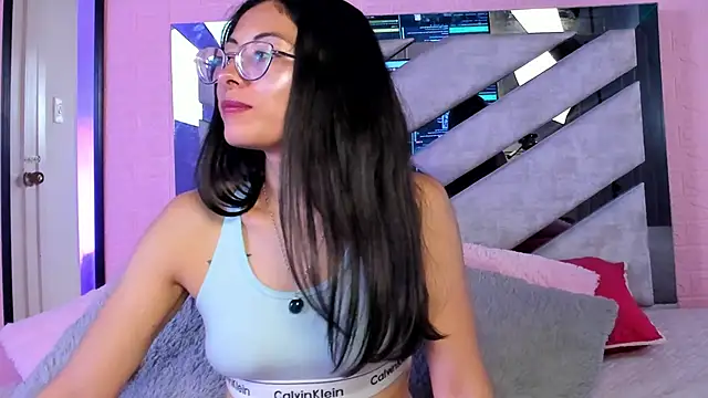 Kat santana online show from May 4, 2026, 1:51 pm