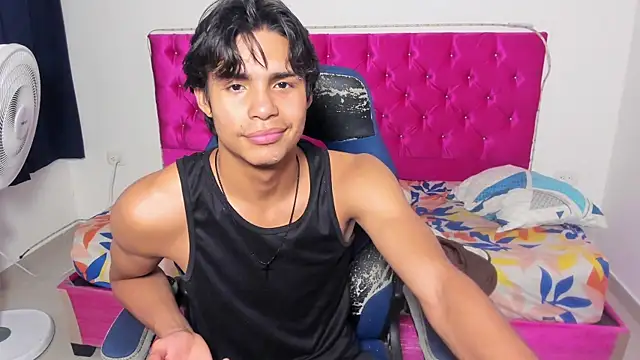 Snapshot of skinny_sam chatting on July 10, 2026, 4:39 am skinny sam online show from July 10, 2026, 4:39 am