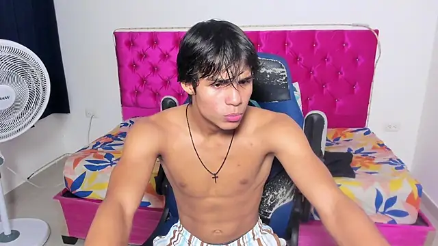 Snapshot of skinny_sam chatting on July 13, 2026, 5:21 am skinny sam online show from July 13, 2026, 5:21 am
