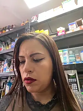MIA ROSSEEE online show from May 4, 2026, 1:51 pm