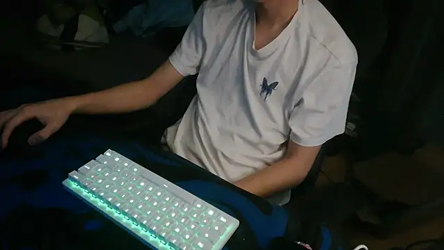 Theo19cmgerman online show from April 10, 2026, 9:36 am