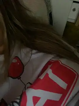 Mili Bou online show from April 17, 2026, 3:20 am