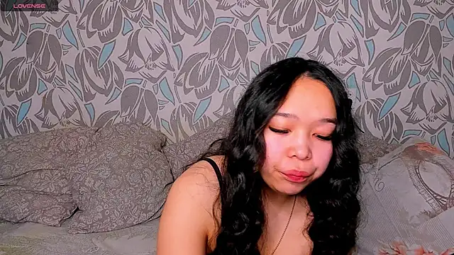 Zlata lee online show from June 3, 2026, 3:53 am