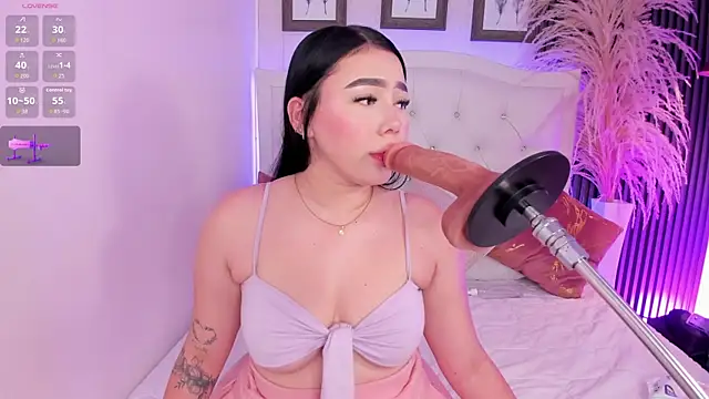 Snapshot of kitty_bluuee chatting on April 16, 2026, 3:40 am kitty bluuee online show from April 16, 2026, 3:40 am