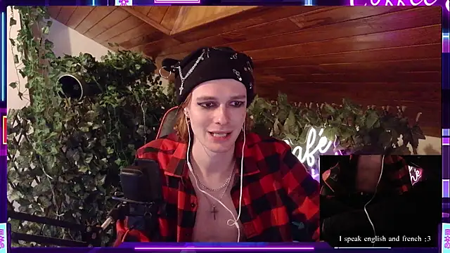 SkinnyAlex1312 online show from April 16, 2026, 3:35 pm