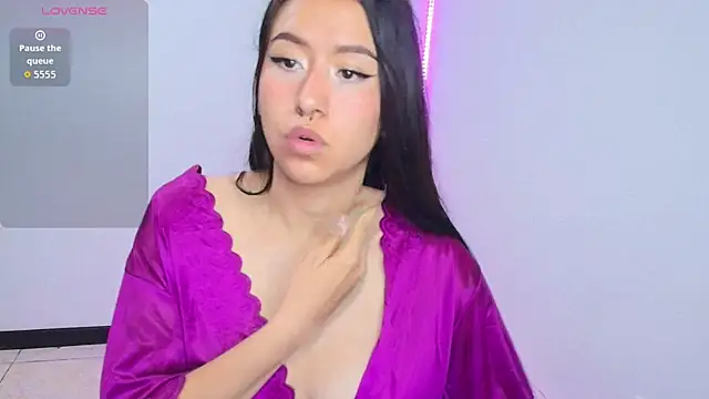 Snapshot of chloe-disire chatting on May 13, 2026, 10:34 am chloe-disire online show from May 13, 2026, 10:34 am