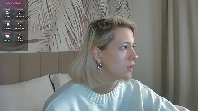 Snapshot of Lizzyvega chatting on May 24, 2026, 2:05 am Lizzyvega online show from May 24, 2026, 2:05 am