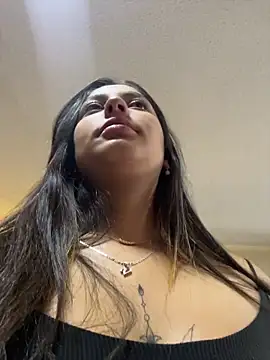 Snapshot of Lucyfer-fire chatting on May 21, 2026, 11:17 am Lucyfer-fire online show from May 21, 2026, 11:17 am
