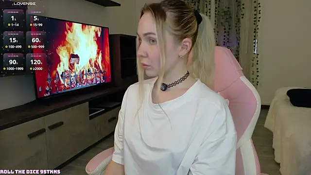 xxYourHoney online show from April 10, 2026, 11:42 pm