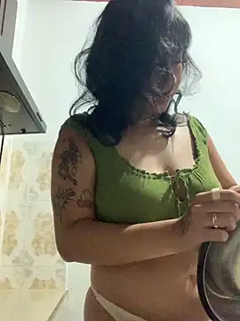 NefertitiXO online show from April 10, 2026, 11:15 am