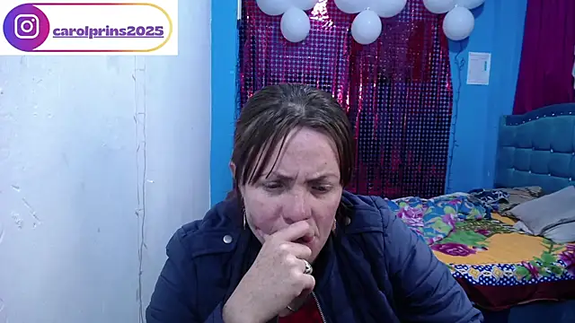 Snapshot of carolinhe26 chatting on April 17, 2026, 1:36 pm carolinhe26 online show from April 17, 2026, 1:36 pm