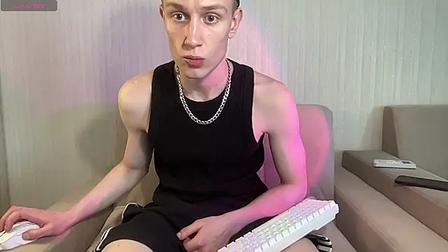 Snapshot of Travis_Gracile chatting on April 27, 2026, 6:22 am Travis Gracile online show from April 27, 2026, 6:22 am