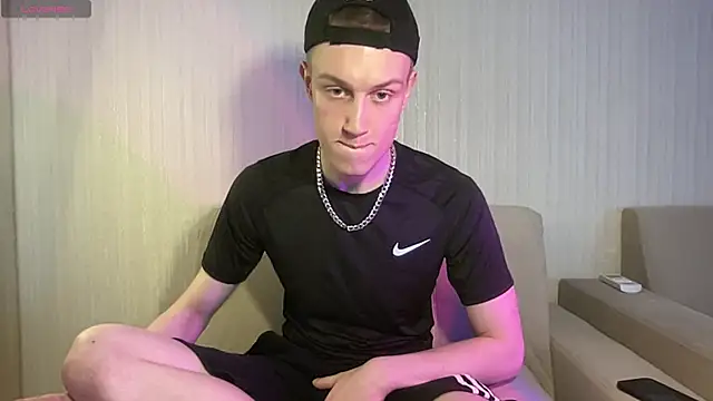 Snapshot of Travis_Gracile chatting on April 28, 2026, 9:14 am Travis Gracile online show from April 28, 2026, 9:14 am