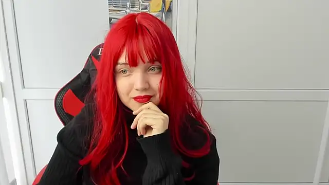 Snapshot of Caroline_cutte chatting on April 12, 2026, 7:02 am Caroline cutte online show from April 12, 2026, 7:02 am