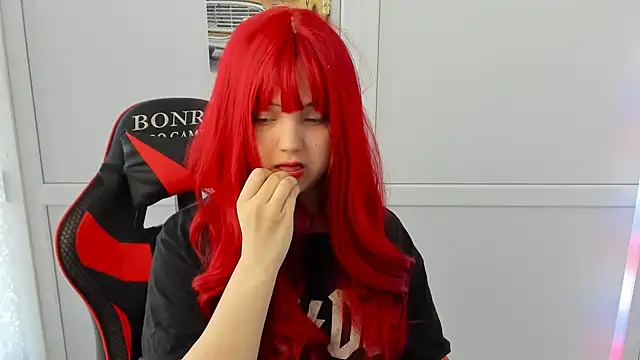 Snapshot of Caroline_cutte chatting on April 14, 2026, 6:52 am Caroline cutte online show from April 14, 2026, 6:52 am