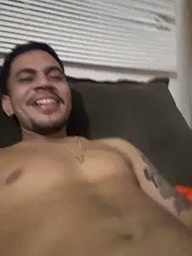 Hotberryofc online show from April 15, 2026, 1:34 am