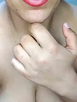 Snapshot of lmiyasdg chatting on April 10, 2026, 7:40 pm lmiyasdg online show from April 10, 2026, 7:40 pm