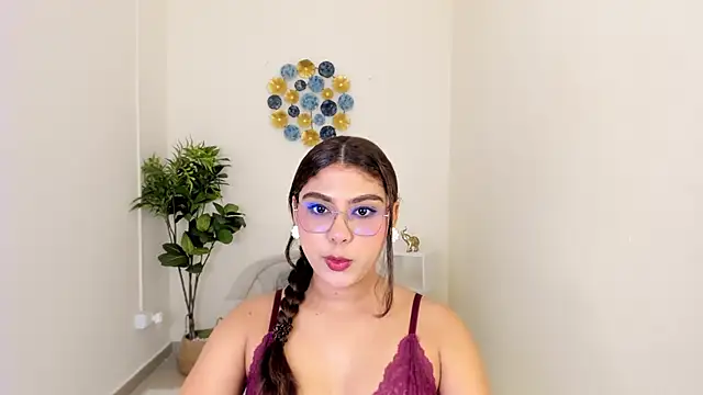 Snapshot of Mallory_Lee chatting on May 27, 2026, 12:24 pm Mallory Lee online show from May 27, 2026, 12:24 pm