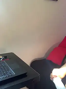 Snapshot of megan_purpura chatting on April 29, 2026, 2:10 pm megan purpura online show from April 29, 2026, 2:10 pm