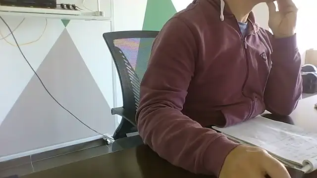 brunosso85ita online show from April 14, 2026, 7:03 am