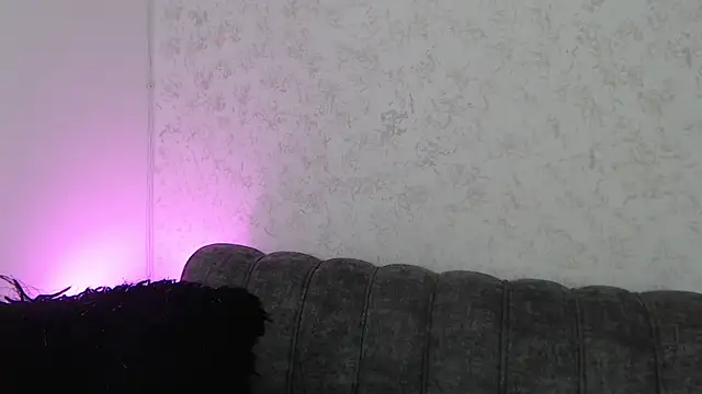Snapshot of LunaMyers chatting on May 6, 2026, 5:40 pm LunaMyers online show from May 6, 2026, 5:40 pm
